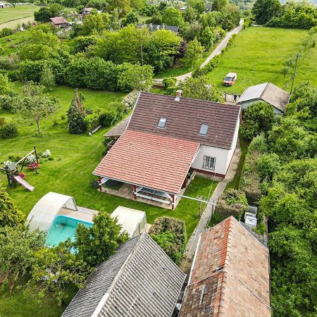 Kutvoelgy Vendeghaz Otel Vác Dış mekan fotoğraf