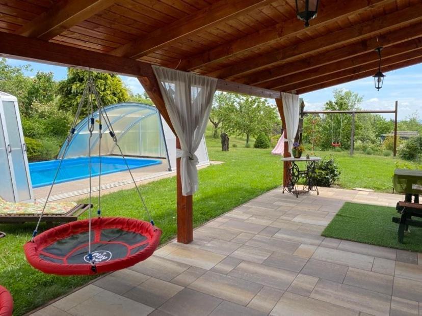 Kutvoelgy Vendeghaz Otel Vác Dış mekan fotoğraf