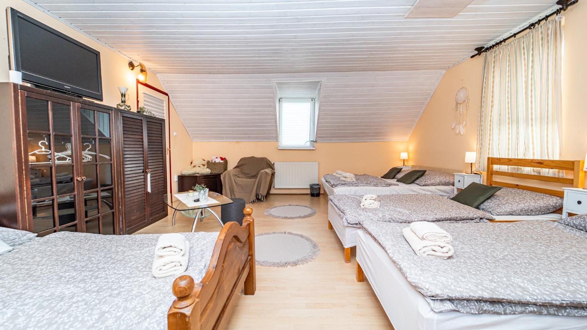 Kutvoelgy Vendeghaz Otel Vác Dış mekan fotoğraf